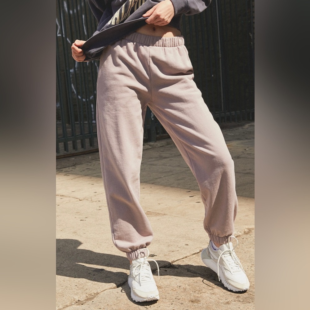 Brandy Melville Rosa Sweatpants in Mauve Stone